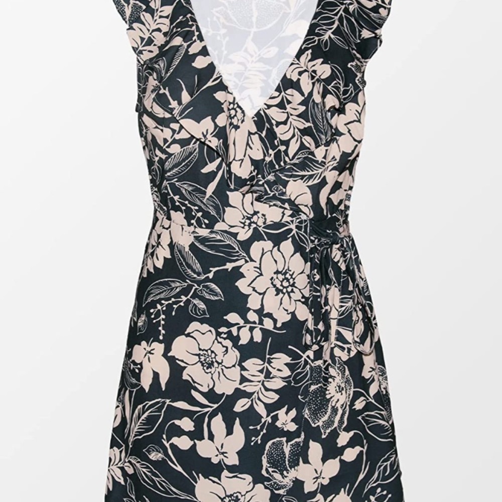 Sleeveless tie waiste ruffle dress NWT